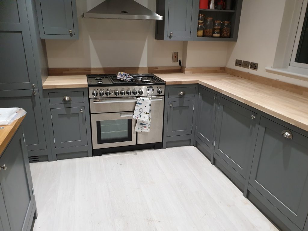 Oak Worktop Shaker Railing Kitchen